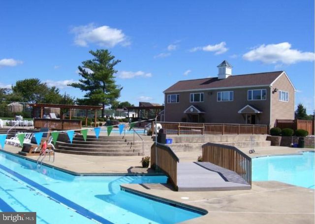 16-B RUNNEMEDE, New Hope, PA 18938