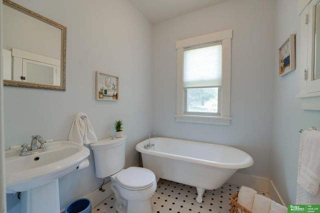 1210 Prairie Avenue, Bellevue, NE 68005