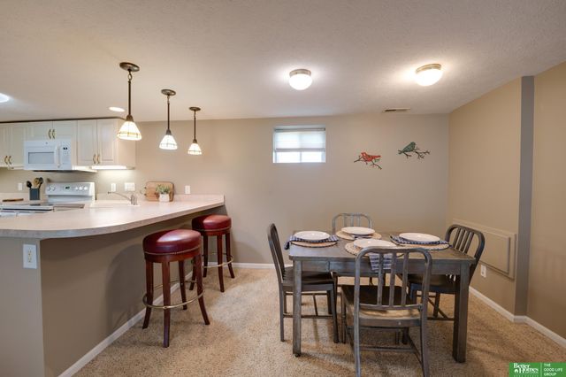 1210 Prairie Avenue, Bellevue, NE 68005