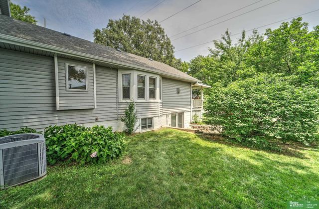 1210 Prairie Avenue, Bellevue, NE 68005