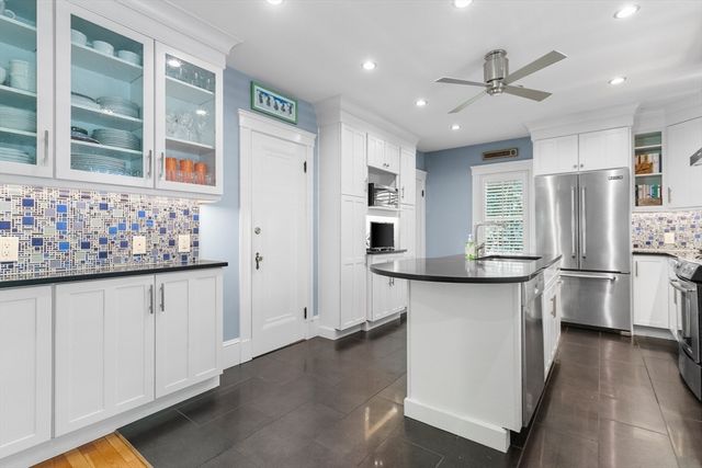 14 Rangeley Rdg, Winchester, MA 01890