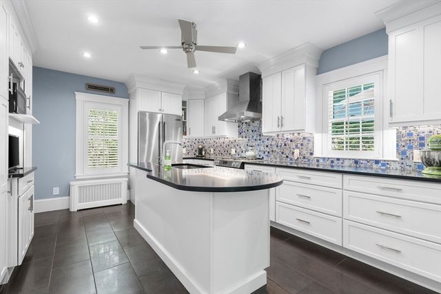 14 Rangeley Rdg, Winchester, MA 01890