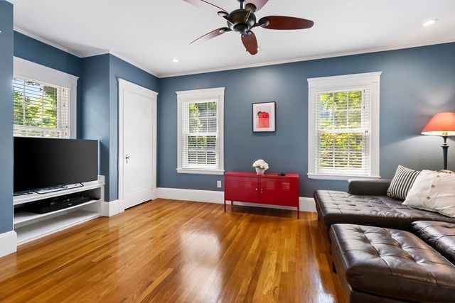 14 Rangeley Rdg, Winchester, MA 01890