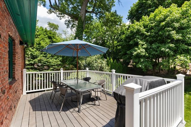 14 Rangeley Rdg, Winchester, MA 01890