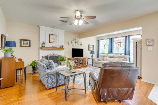 435 Arbor Lawn Drive, Burleson, TX 76028
