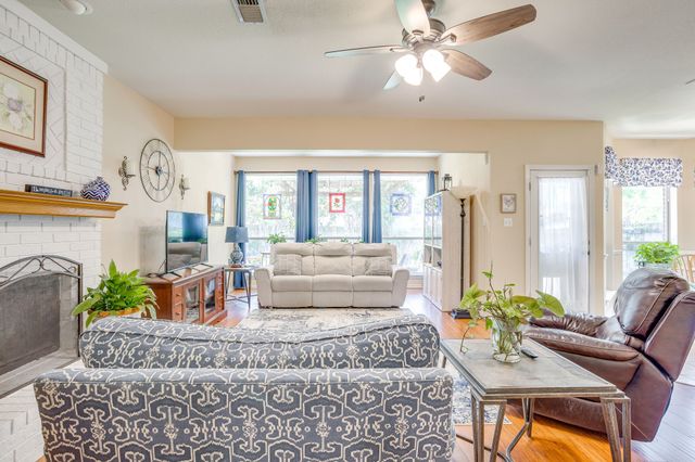 435 Arbor Lawn Drive, Burleson, TX 76028