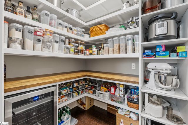 709 Saint Laurent Way, Simpsonville, SC 29681