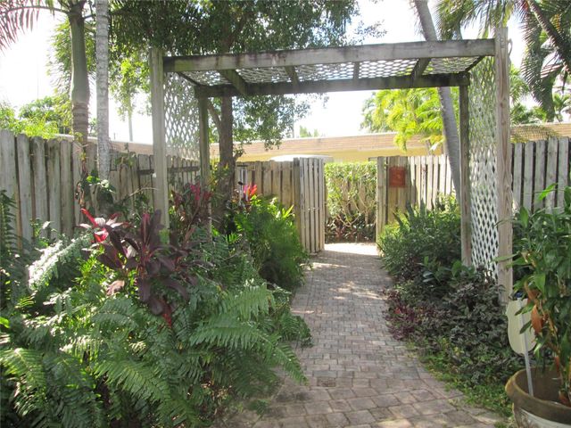 1330 Holly Heights Drive 2, Fort Lauderdale, FL 33304