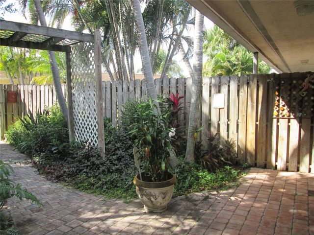 1330 Holly Heights Drive 2, Fort Lauderdale, FL 33304