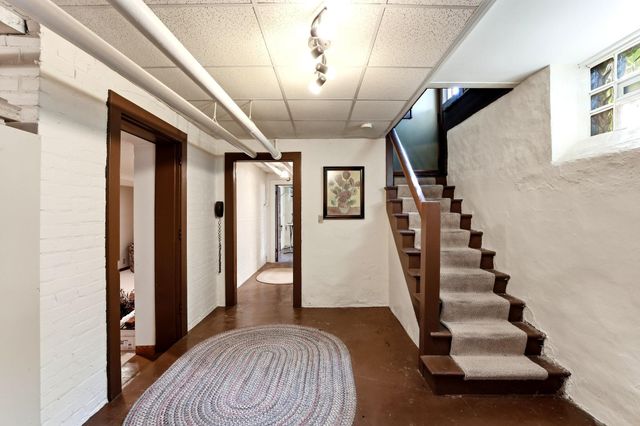 1146 Ivy Avenue E, Saint Paul, MN 55106
