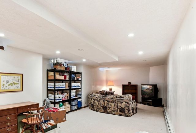 1146 Ivy Avenue E, Saint Paul, MN 55106
