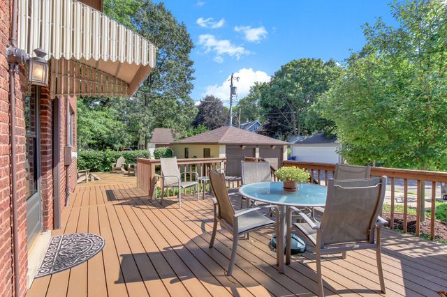 1146 Ivy Avenue E, Saint Paul, MN 55106