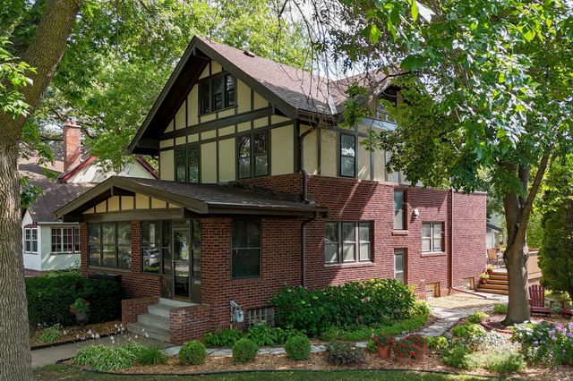 1146 Ivy Avenue E, Saint Paul, MN 55106