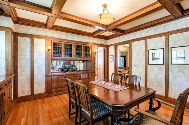 1146 Ivy Avenue E, Saint Paul, MN 55106