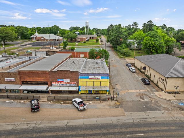 100 E MAIN, Naples, TX 75568