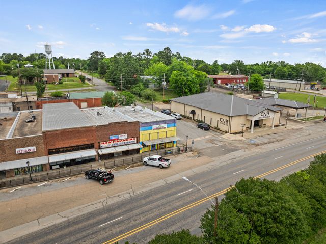 100 E MAIN, Naples, TX 75568