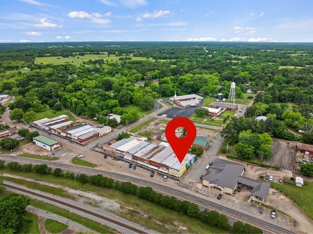 100 E MAIN, Naples, TX 75568