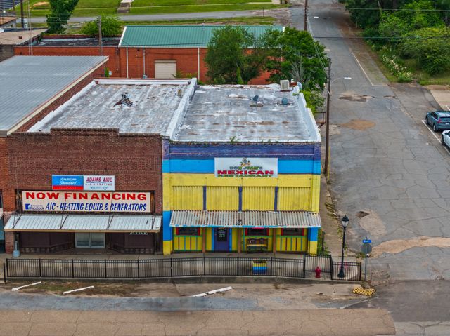 100 E MAIN, Naples, TX 75568
