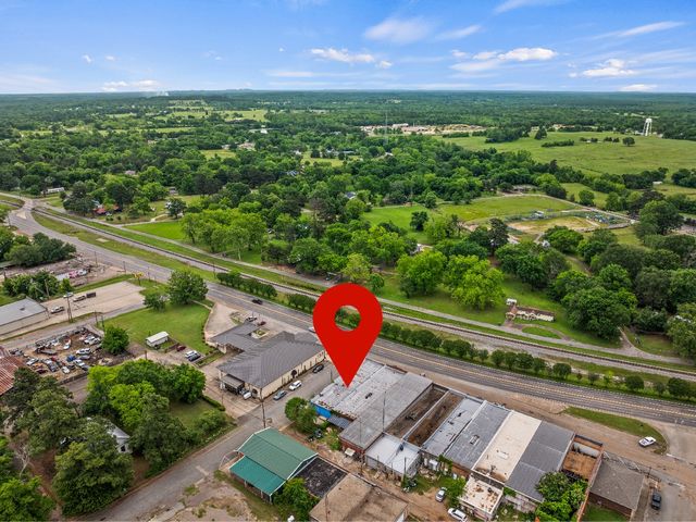 100 E MAIN, Naples, TX 75568