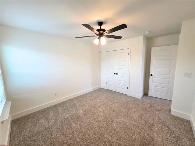 1071 Garrett Lane, Centerton, AR 72719