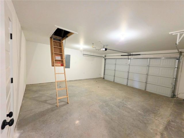 1071 Garrett Lane, Centerton, AR 72719