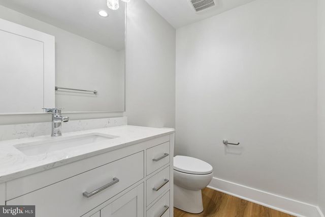 6101 BERKSHIRE DR, Bethesda, MD 20814