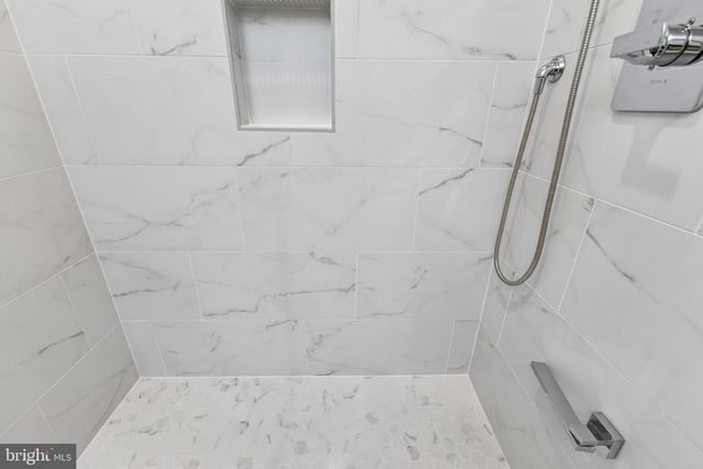 6101 BERKSHIRE DR, Bethesda, MD 20814