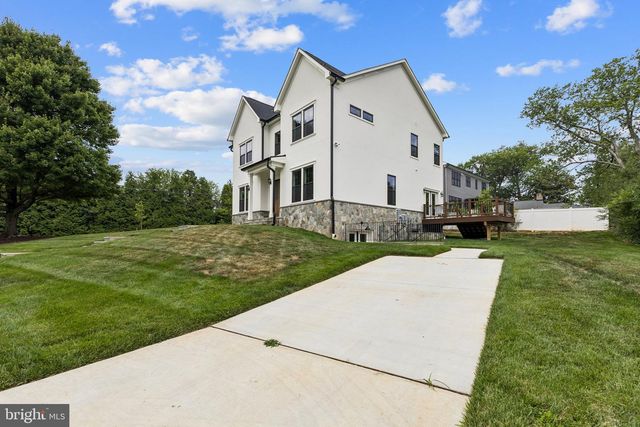 6101 BERKSHIRE DR, Bethesda, MD 20814
