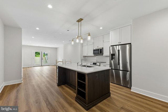 6101 BERKSHIRE DR, Bethesda, MD 20814