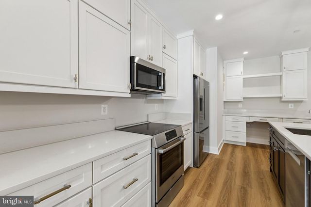 6101 BERKSHIRE DR, Bethesda, MD 20814