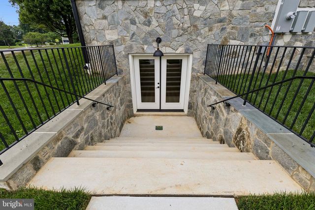 6101 BERKSHIRE DR, Bethesda, MD 20814