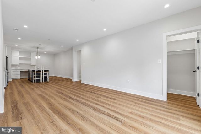 6101 BERKSHIRE DR, Bethesda, MD 20814