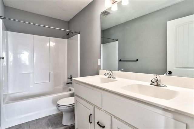 25073 W 148TH Terrace, Olathe, KS 66061
