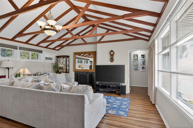 6 Wellington Road, Greenvale, NY 11548