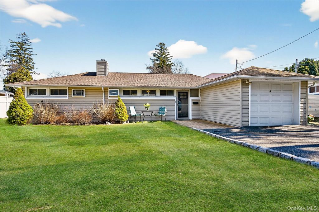 6 Wellington Road, Greenvale, NY 11548