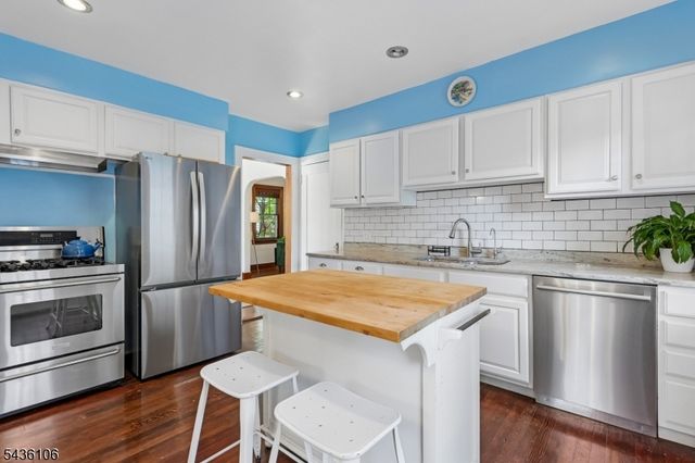 54 Mountain Ave, Bloomfield Twp., NJ 07003