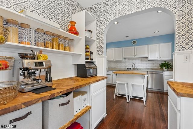54 Mountain Ave, Bloomfield Twp., NJ 07003