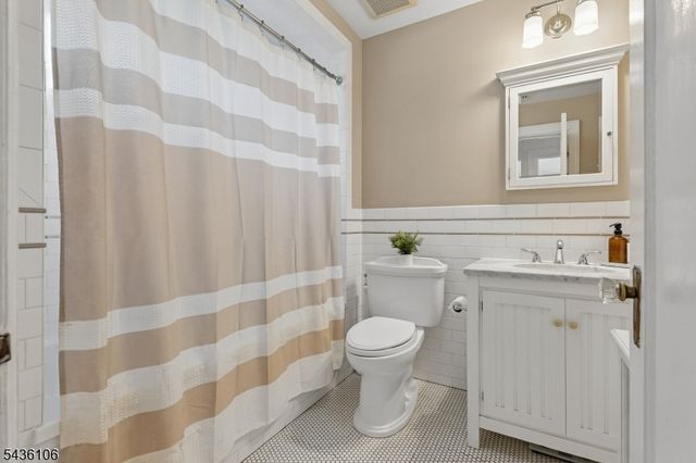 54 Mountain Ave, Bloomfield Twp., NJ 07003