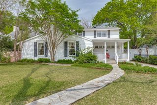 6208 Locke Avenue, Fort Worth, TX 76116