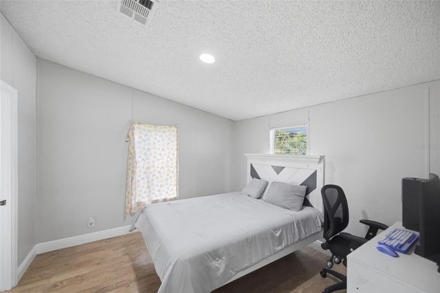 11821 GROVEWOOD AVENUE, Thonotosassa, FL 33592