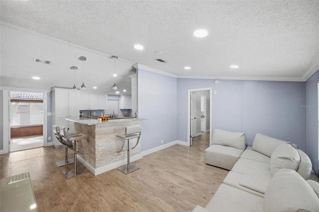11821 GROVEWOOD AVENUE, Thonotosassa, FL 33592