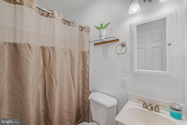 185 TARA DR, Martinsburg, WV 25403