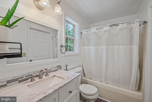 185 TARA DR, Martinsburg, WV 25403