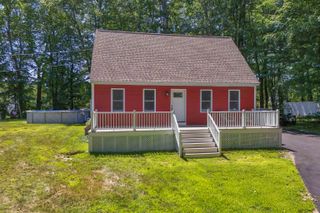 7 Kristin Drive, Derry, NH 03038