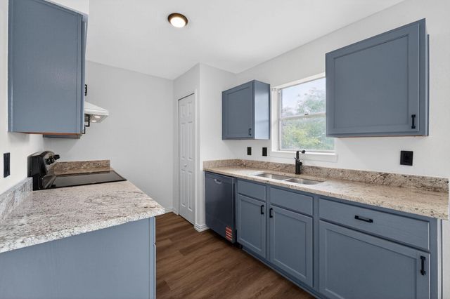 302 Independence Drive, Garland, TX 75043