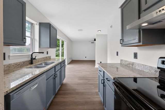 302 Independence Drive, Garland, TX 75043