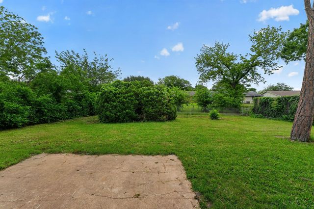 302 Independence Drive, Garland, TX 75043