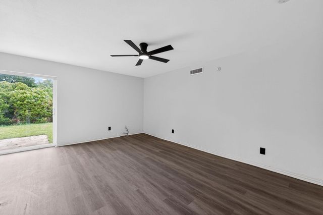 302 Independence Drive, Garland, TX 75043