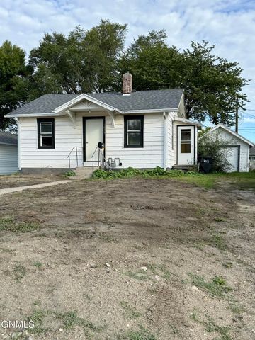 1033 2nd Street SE, Valley City, ND 58072 property photo
