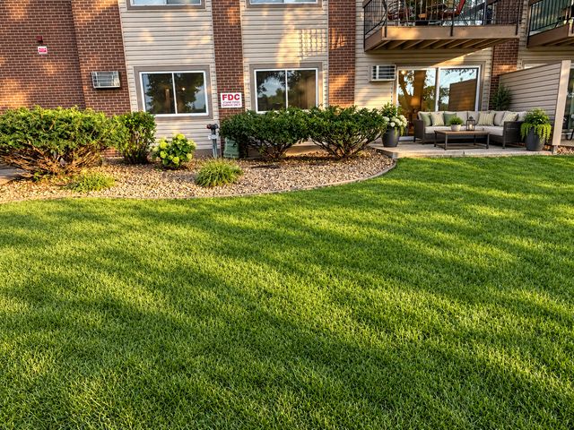 2800 Hillsboro Avenue N 112, New Hope, MN 55427
